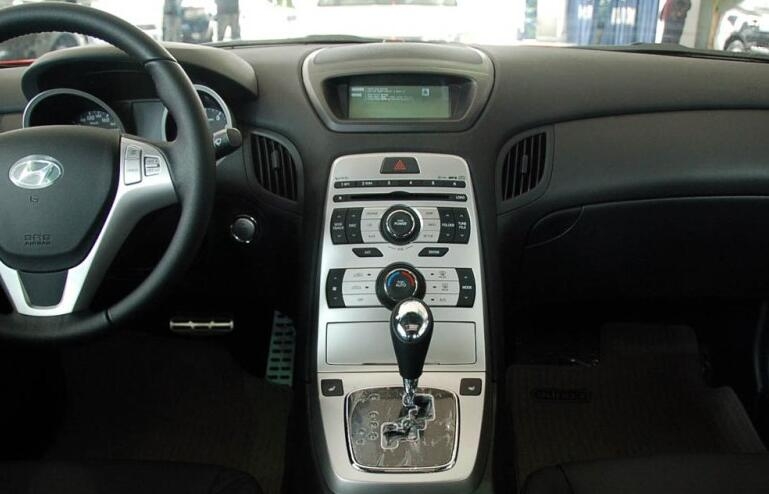 7万块钱的超跑,现代劳恩斯酷派哪一年的值得购买