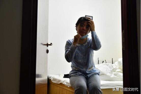 男孩确诊癌症后躺在妈妈怀里痛哭,三岁男童罹患肿瘤之王