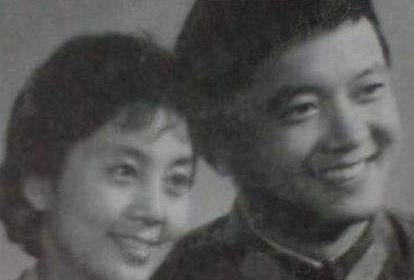 王刚讲彩礼五十万,王刚与三段婚姻的波澜