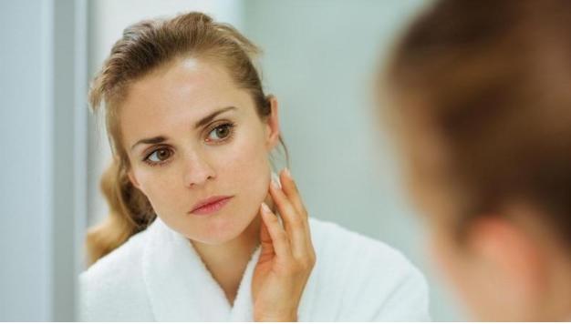 为什么涂抹护肤品脸疼,只要一抹护肤品脸就痒发红