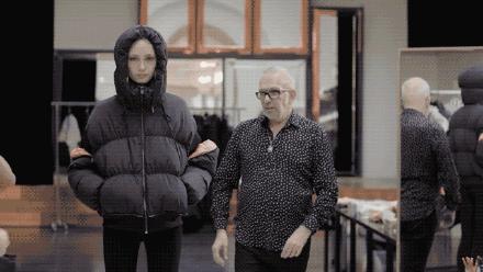 杨幂李宇春出席波司登上海发布会,杨幂和李宇春参加波司登