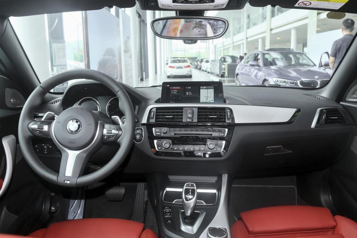 宝马硬顶敞篷车2系最新款,最新款宝马在售4座硬顶敞篷