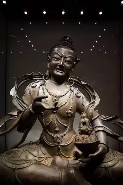 清代铜鎏金佛像的鉴定,清代铜鎏金无量寿佛像