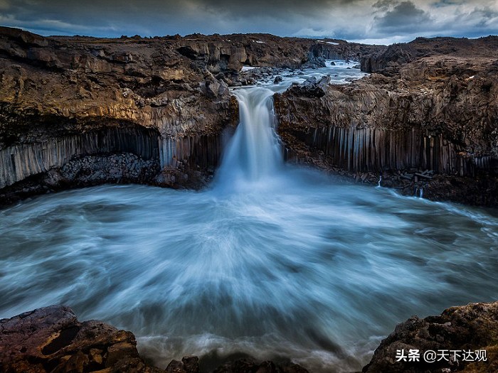 冰岛｜北大西洋中的一个岛国，人口约为34万，首都是雷克雅未克