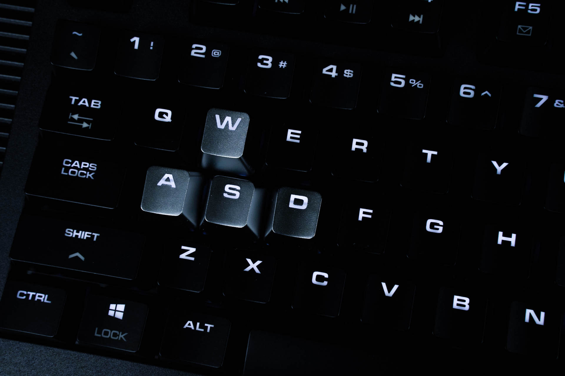 骨伽700k键盘,87键tk950朋克机械键盘