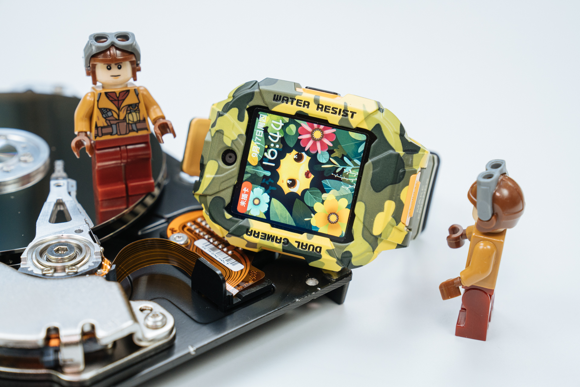 3608xs和小天才q1r手表哪个好,儿童手表360好还是小天才好