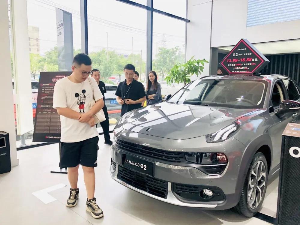 年中狂欢燃情high购 (燃情high购年中狂欢)