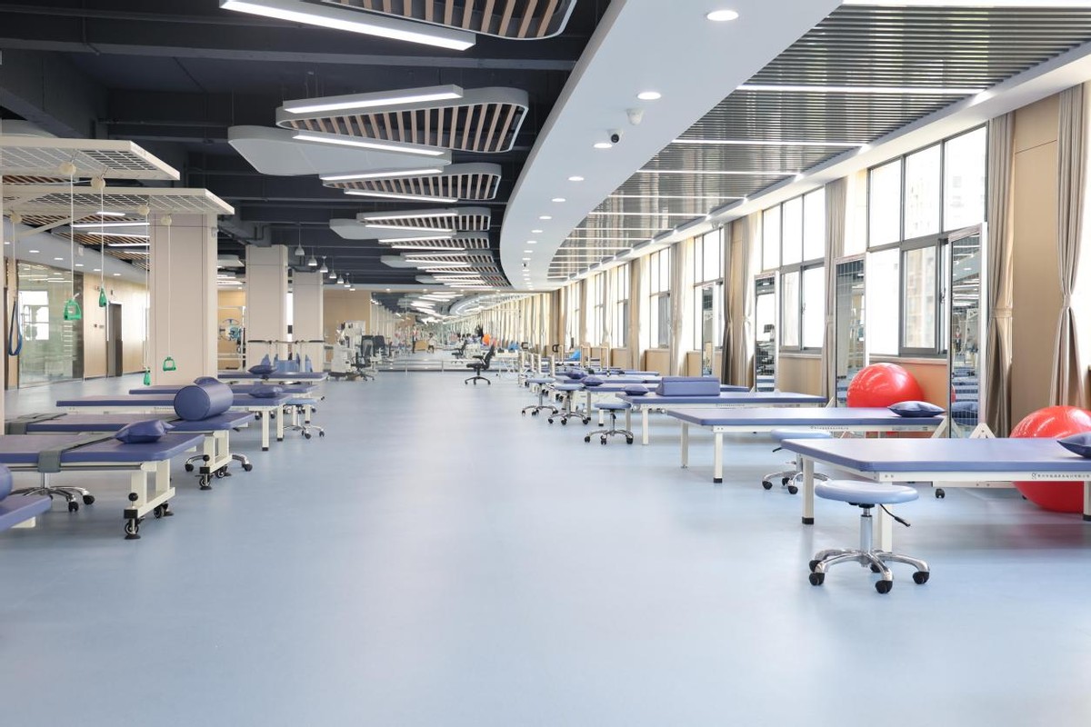 植物人昏迷促醒医院哪家好,华安脑科医院昏迷病人促醒