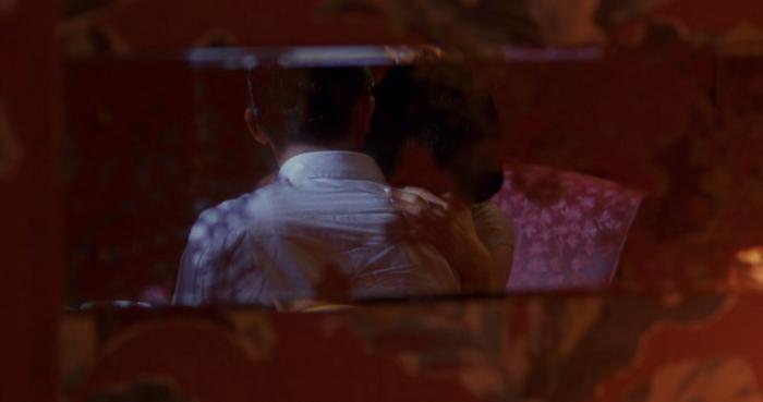 “半夜看到妻子喂奶，我想离婚了”，婚姻里，根本没有感同身受