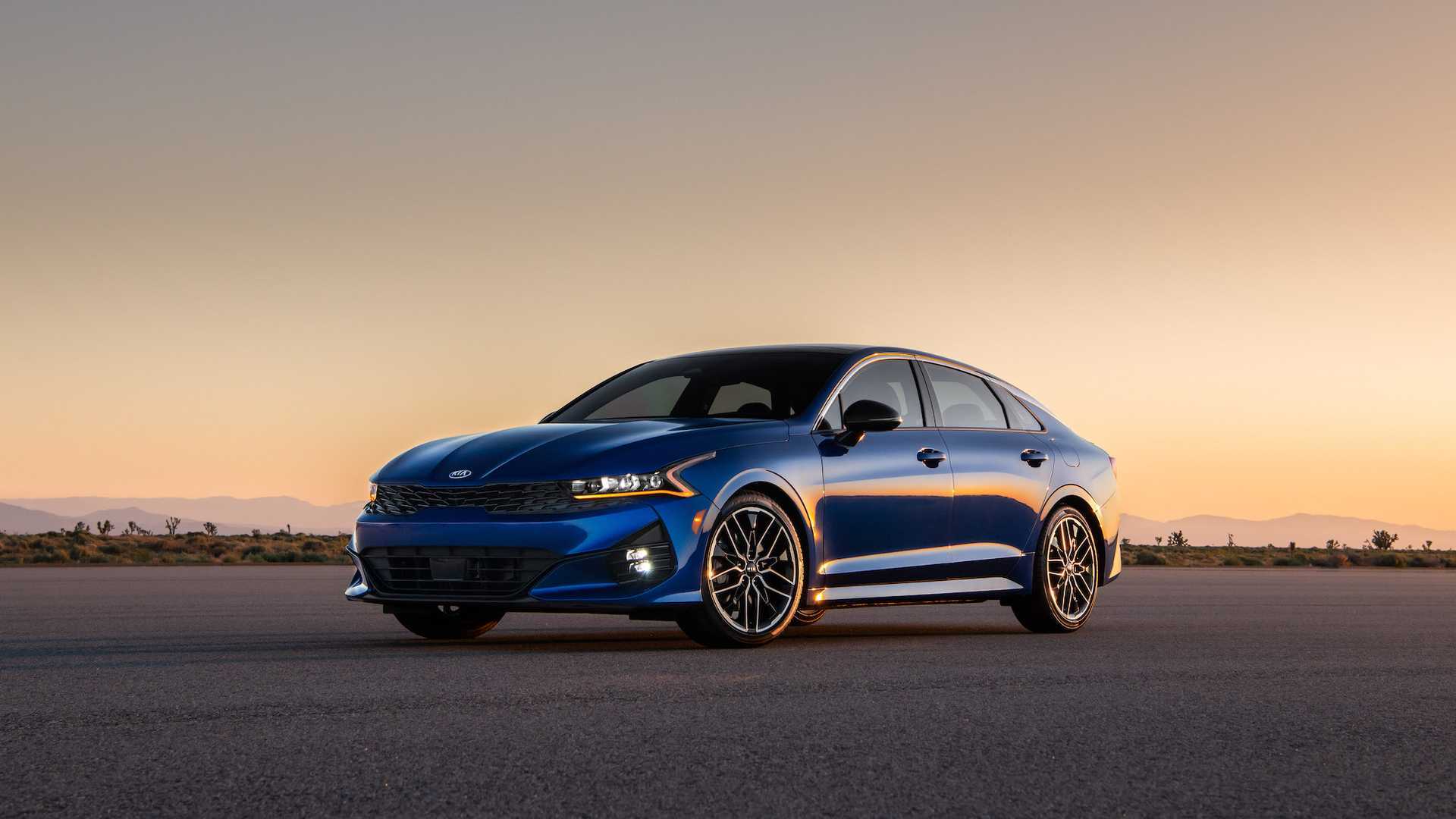 起亚k5混动和索纳塔9混动哪个好,起亚k4与5系