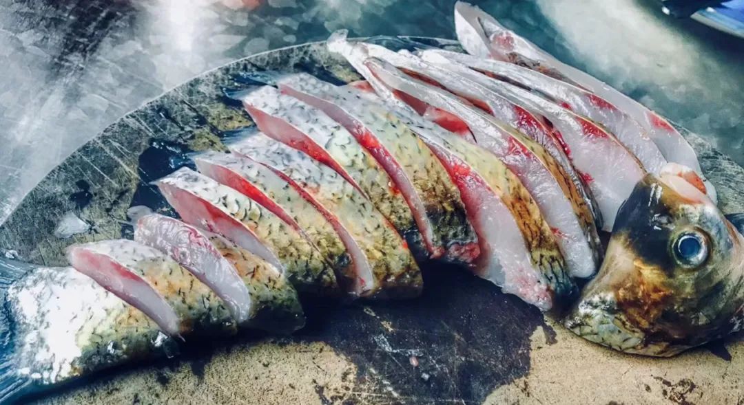 野奢不被鄙视？问问那些爱钓鱼的老孩子们，他们有活蹦乱跳的经验