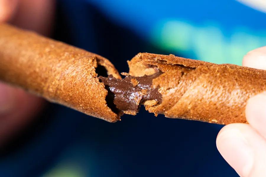 在李佳琪直播间买零食，是个划算的选择吗？