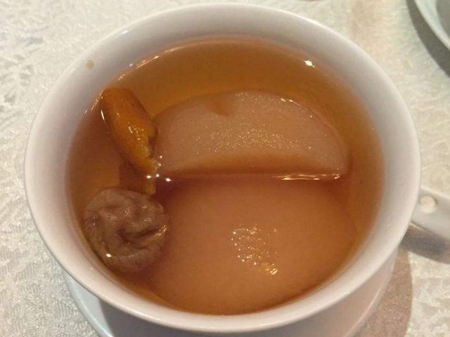 肛门长了个“小肉球”，是痔疮吗？若是痔疮，一片树叶就够了