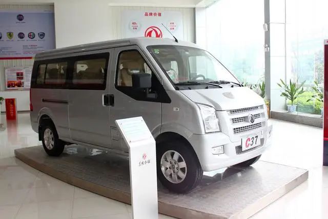 最经济实惠的大面包车有哪些,目前最好的客货两用面包车