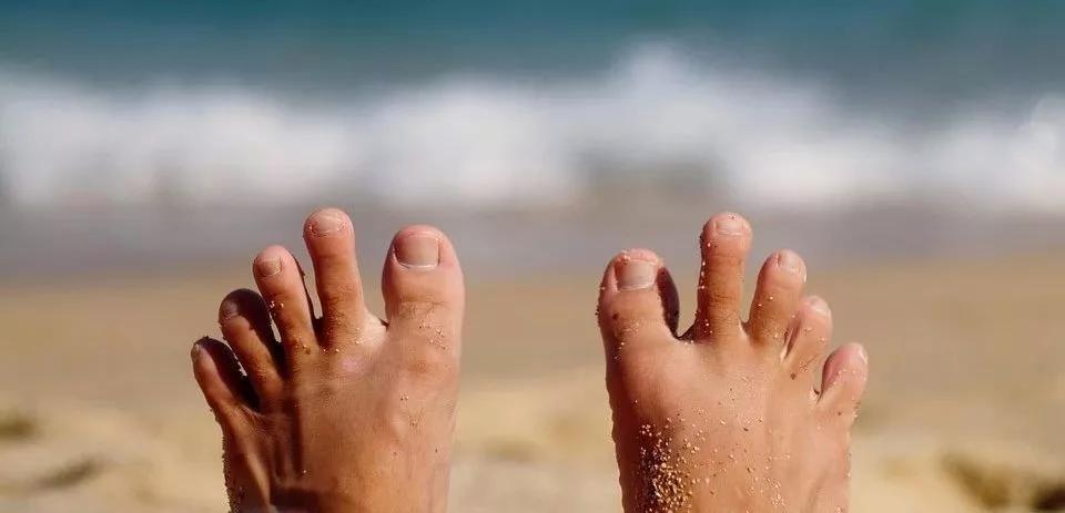 跑步跑出黑指甲怎么处理,跑步脚上出现黑趾甲该怎么处理