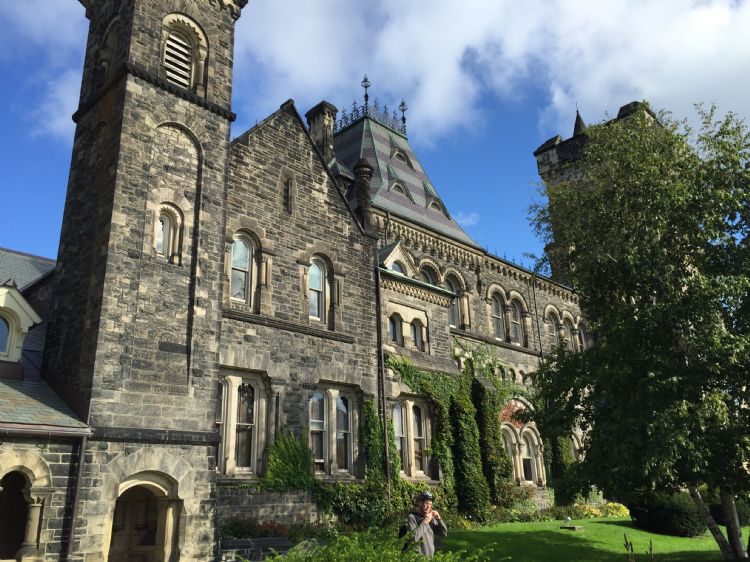 多伦多大学和清华大学在世界排名,加拿大多伦多大学什么专业最好