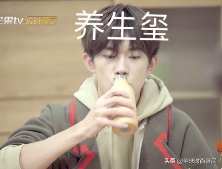 明星人手保温杯,明星们的保温杯都装什么