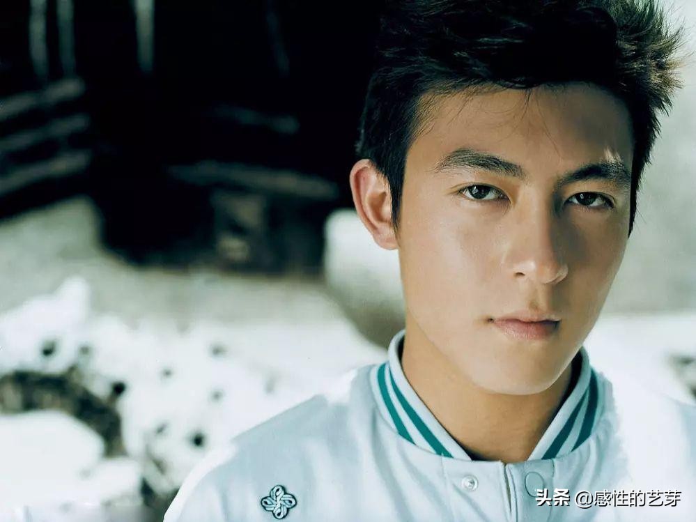 异性之间做红颜知己还是蓝颜知己,情侣之间该不该有红颜蓝颜知己