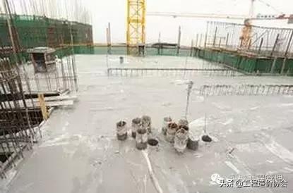 混凝土浇筑施工方案如何编写,混凝土浇筑不平的处理方案