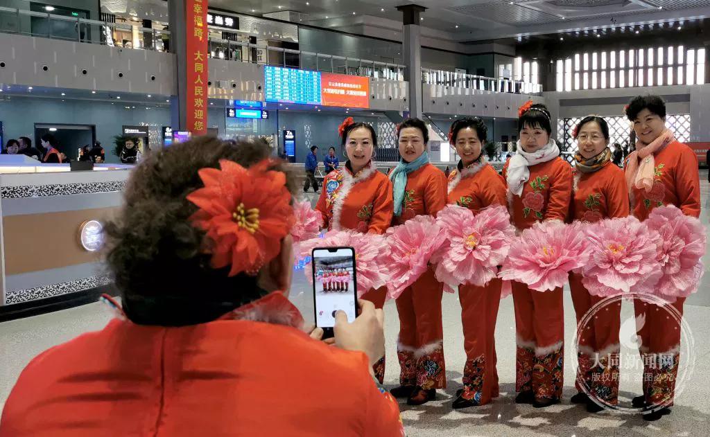 大同高铁开通，记者带你体验“复兴号”“和谐号”新速度