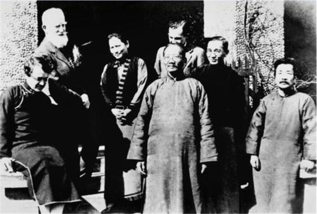 鲁迅对少年闰土有什么情感,少年闰土和鲁迅之间的故事50字