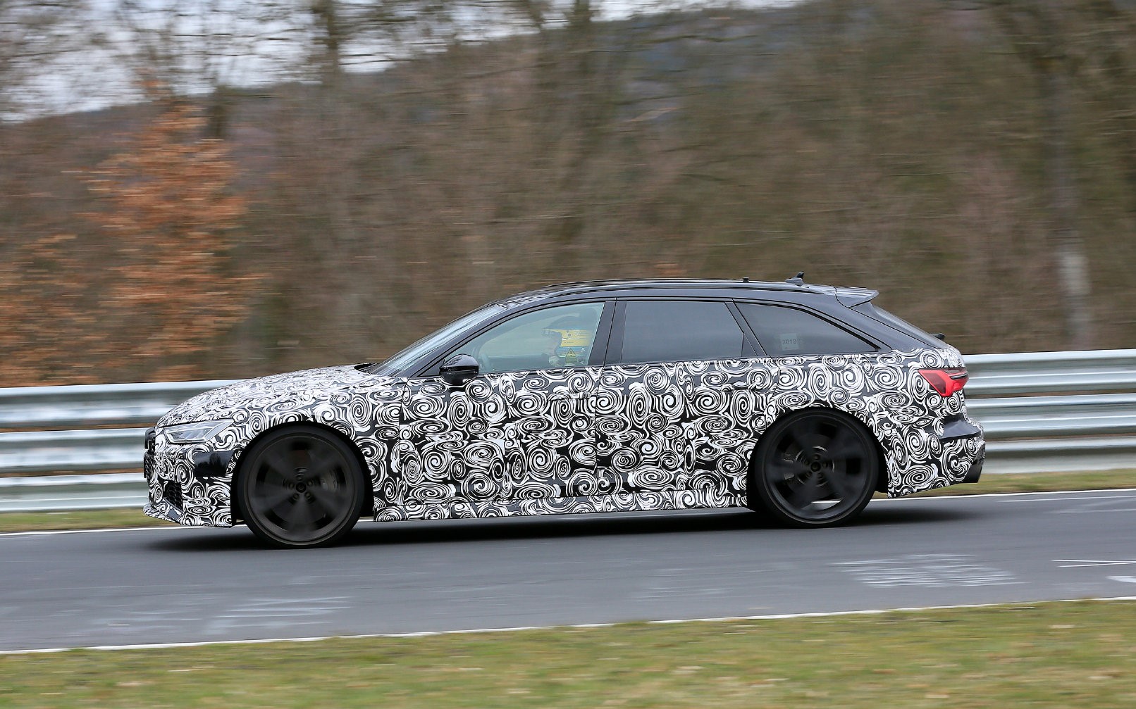 国内第一台新款上市的rs6,最新款rs6发布