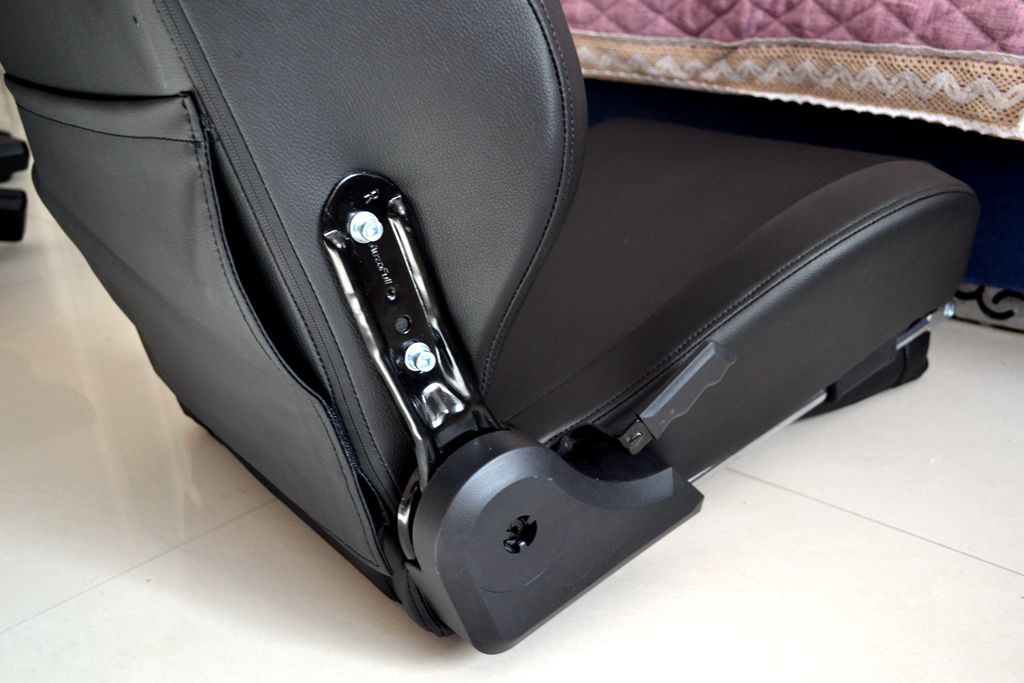 为吃鸡而生的傲风电竞椅,傲风电竞椅和雷蛇电竞椅哪个好