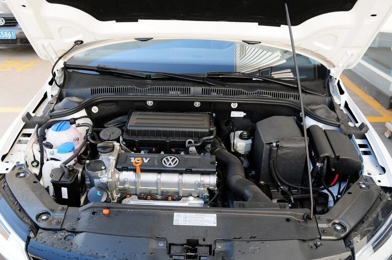 12款大众速腾豪华4万多,大众速腾入门级车型值得购买吗