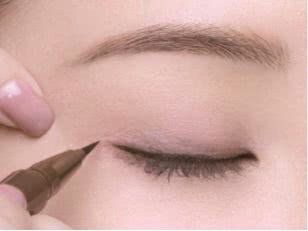 佟丽娅同款淡紫色眼妆怎么画,陈数同款烟熏眼妆