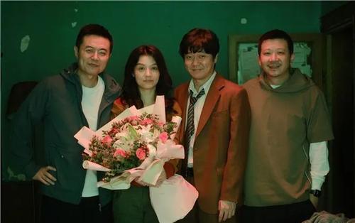 人潮汹涌肖央最后怎么样了,肖央饶晓志关系