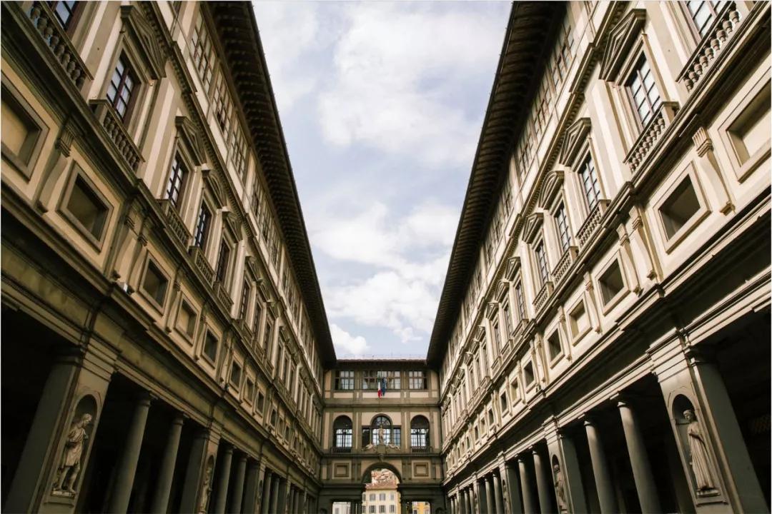 他捐了1000多亿文物,他捐给中国上千亿文物