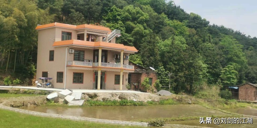 湖南高级别墅外观真实图,衡阳市乡村木制别墅图纸