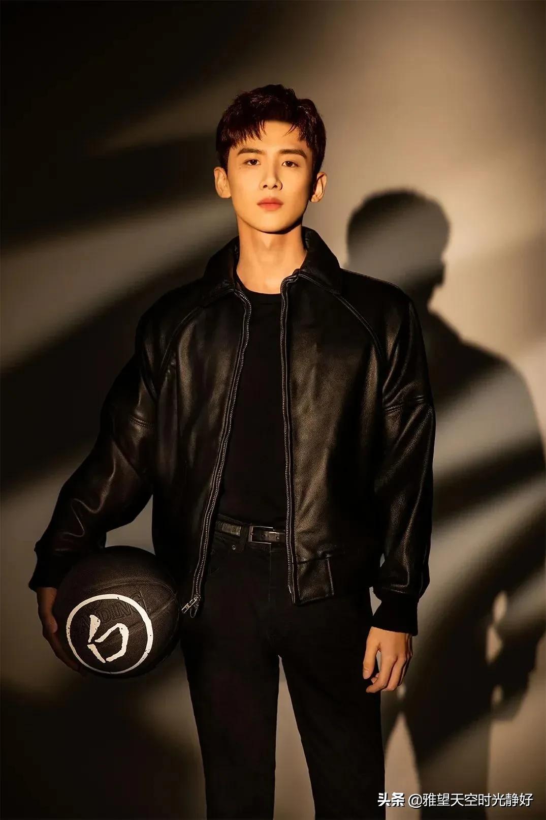 男明星西装穿搭夏季帅气,男士明星皮衣西服外套搭配