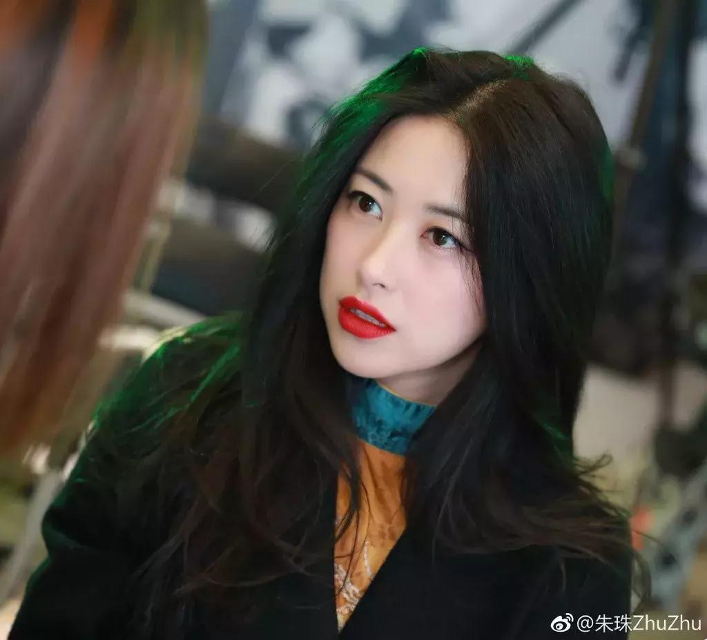 迪丽热巴颜值秒一众韩星,迪丽热巴颜值吊打