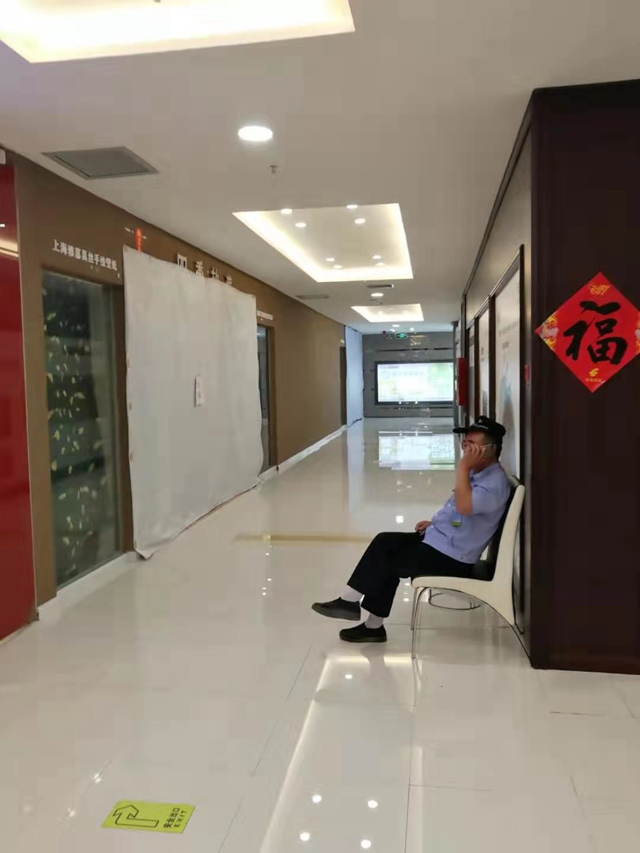 客户交了钱，老板没了影，胶州海博家居内一店铺老板疑似跑路