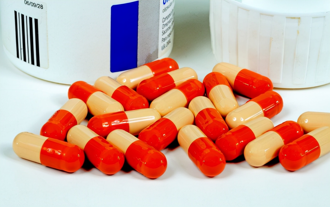 奥美拉唑女性,河南女子每天吃奥美拉唑养胃