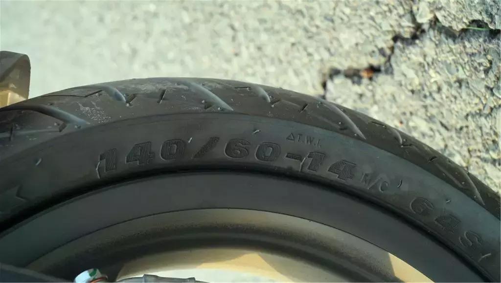 鍜宻rmax300鍚岀骇鐨勮溅,srmax300楠戣鎰熷彈