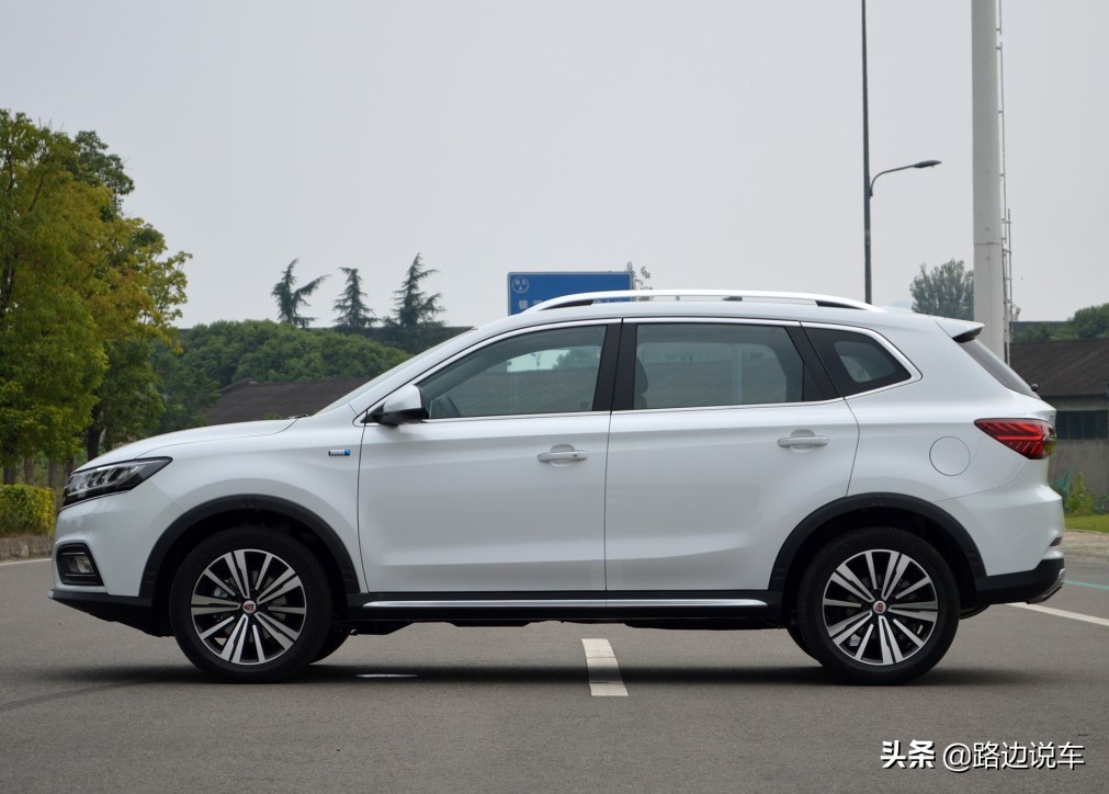 荣威rx5plus1.5t真实油耗,荣威rx5发动机省油吗