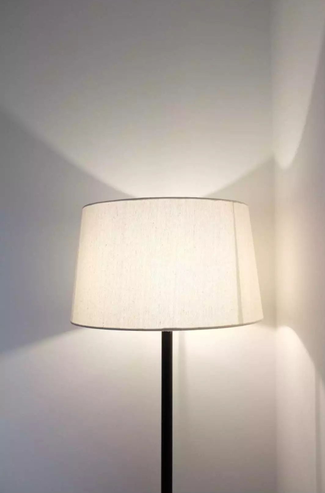 北欧简约风主卧婚房,小户型北欧风格婚房装修