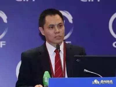 管理着300亿美元，这个姜堰人还想着回乡作贡献