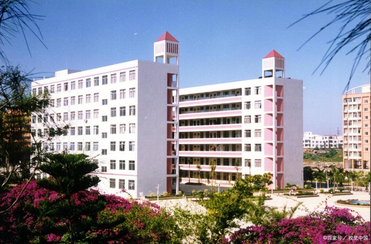 为什么信阳师范学院到处建新校区,信阳师范学院是在郊区吗