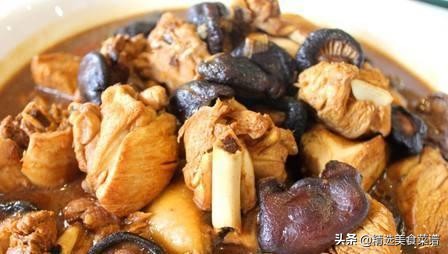 用微波炉做香菇滑鸡煲仔饭,香菇炖鸡这样做最简单味道最美