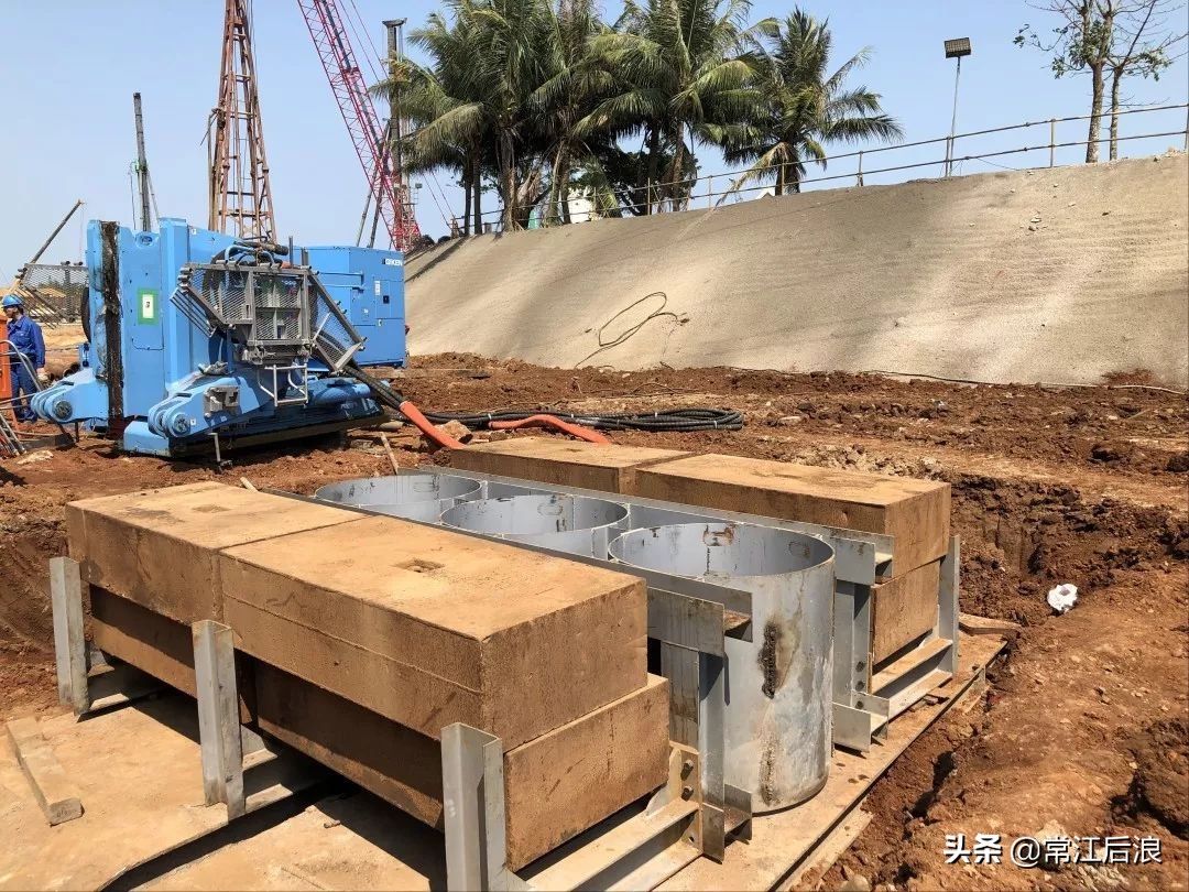 钢管静压桩机,技研静压植桩机植入工法