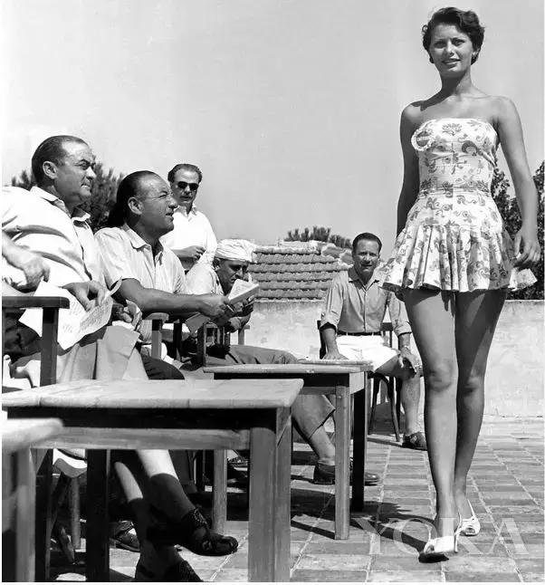 索菲亚写真照全集,索菲亚身材大秀