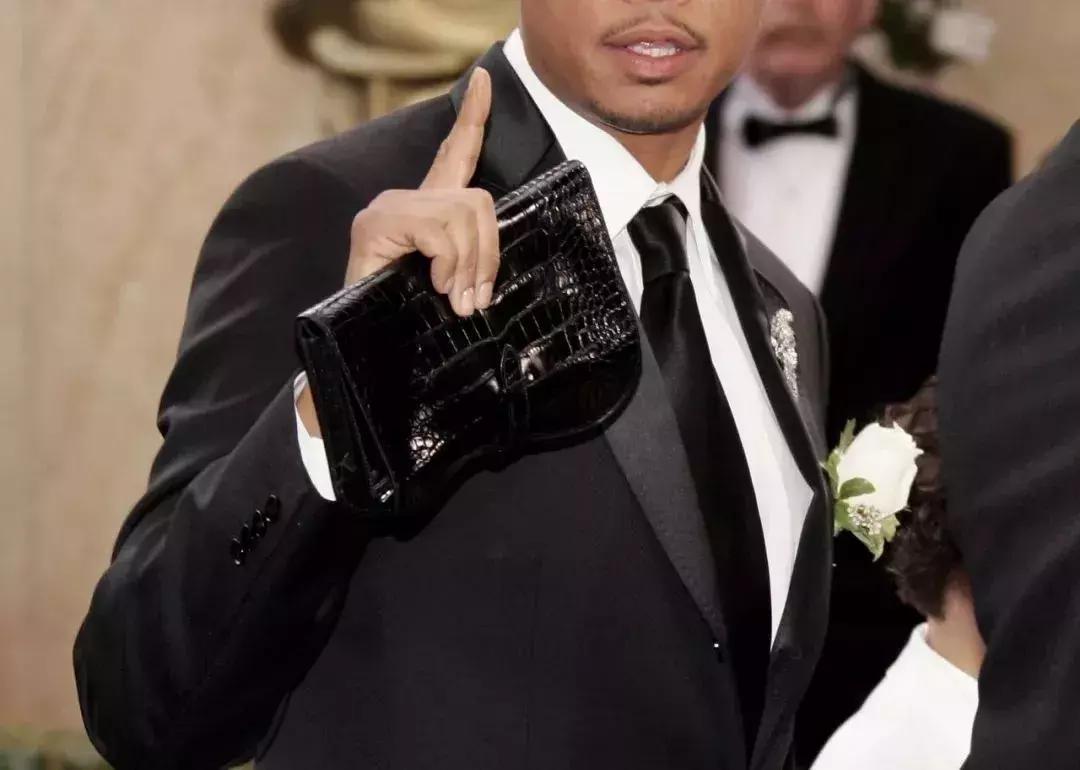 东北大哥拿包,东北大哥手拿包