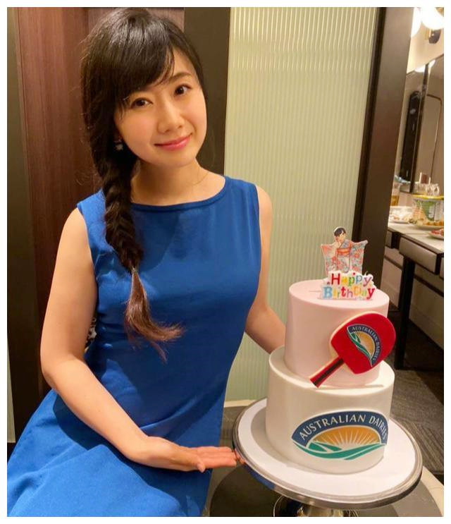 福原爱接受聘书,福原爱找到新工作