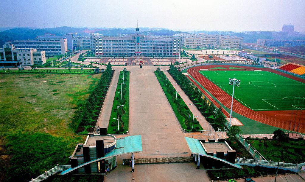 湖南十大名校高考分数,湖南省高考前十名上的大学