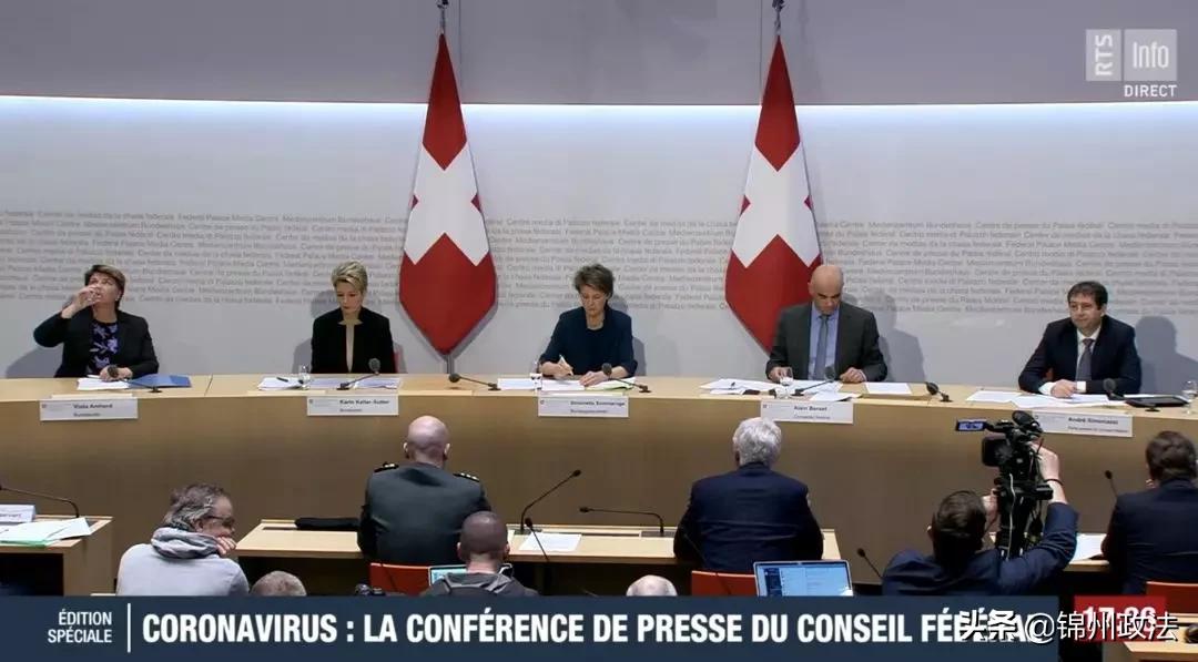 张文宏疫情防控关键看三个方面,张文宏教授支招防控新型冠状病毒