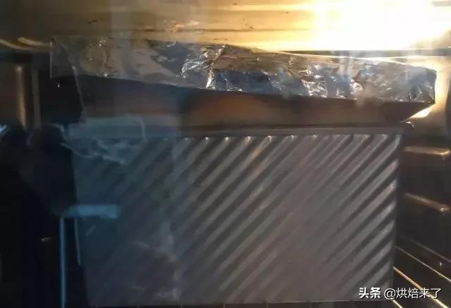 在家就能做松软的北海道牛奶吐司,北海道吐司奶香浓郁柔软拉丝