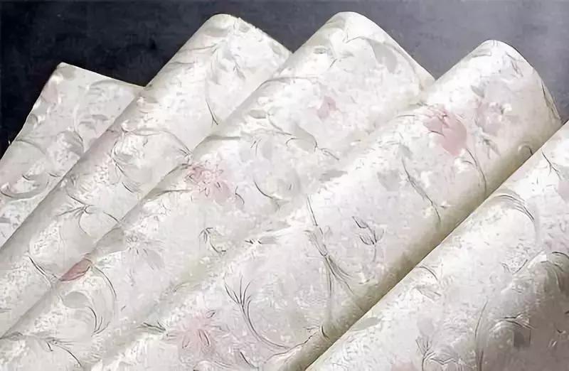 墙布透胶怎么处理,墙布透胶滴上白色涂料怎么处理